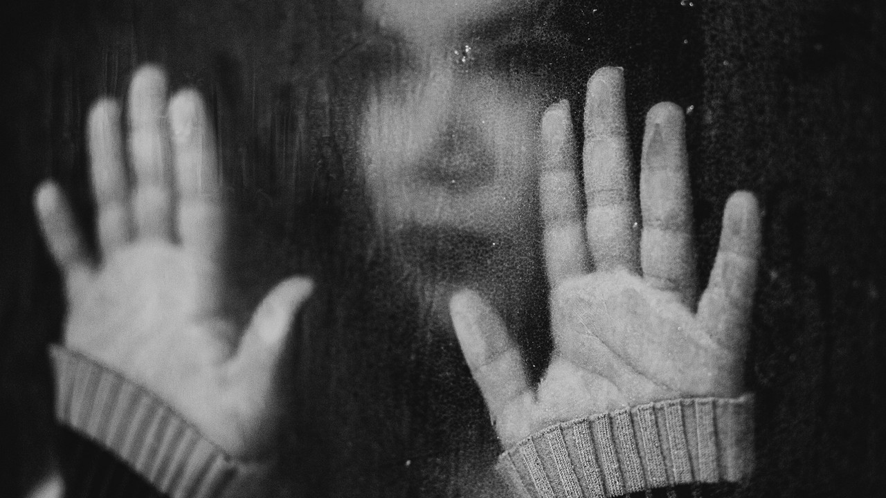 You are currently viewing Sortir de la question du « pourquoi » pour retrouver une position intérieure stable