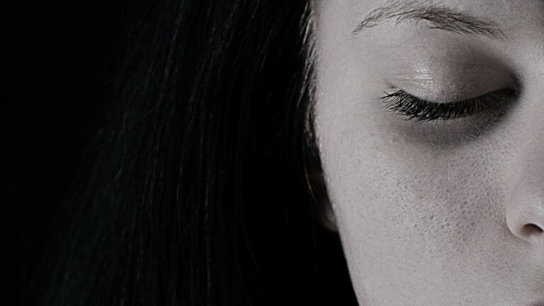 Lire la suite à propos de l’article Pourquoi certaines relations laissent une trace plus profonde que d’autres ?